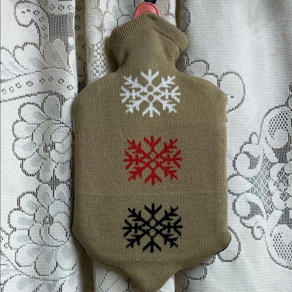 Liz Claiborne Red Black White Tan Snowflake Hot Water Bottle & Cover NWT